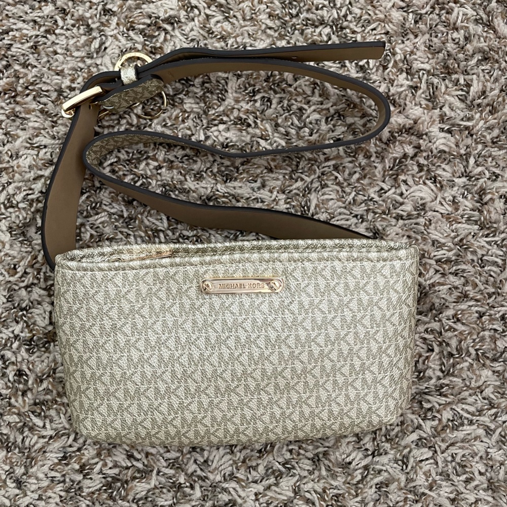 Michael Kors adjustable belt bag NEVER USED. Gold.